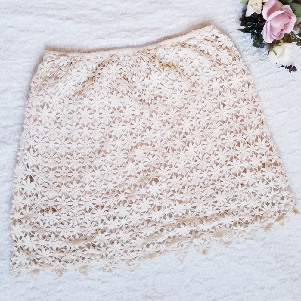NWOT Floral Lace Mini Skirt by Solitaire